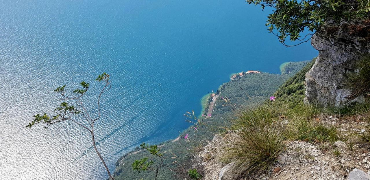Appartamenti Benaco La Portella By Gardadomusmea Tignale Zewnętrze zdjęcie